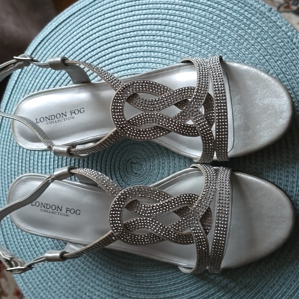 LONDON FOG BRAND WOMEN'S SPARKLING SILVER WEDGE SANDAL SIZE 9